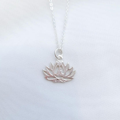 Collar Flor de Loto con Buda