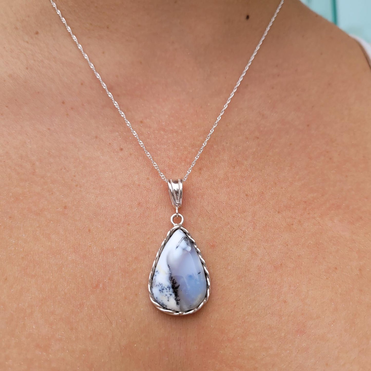 Dije Gota Opalo Merlinita
