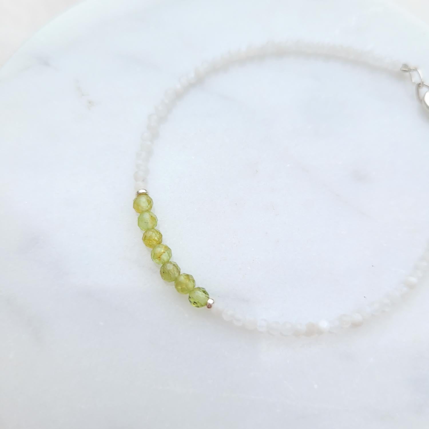 Pulsera Celia Peridoto y Piedra luna