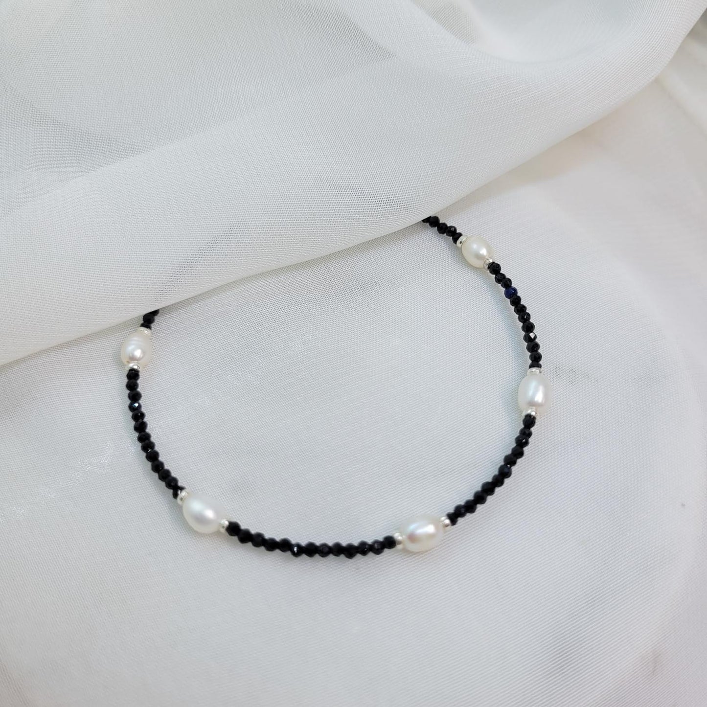 Pulsera Vania Perla y Espinela Negra