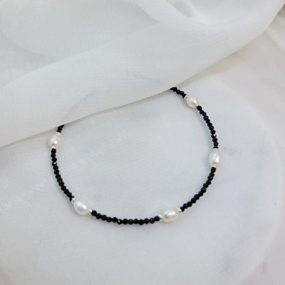 Pulsera Vania Perla y Espinela Negra