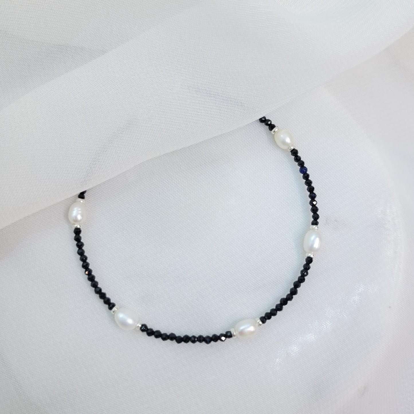 Pulsera Vania Perla y Espinela Negra