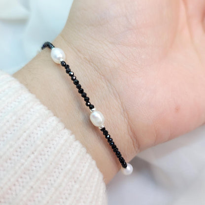 Pulsera Vania Perla y Espinela Negra