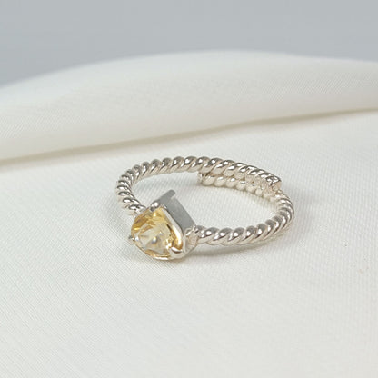Anillo Citrino Gotita