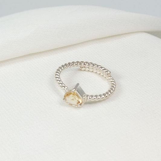 Anillo Citrino Gotita