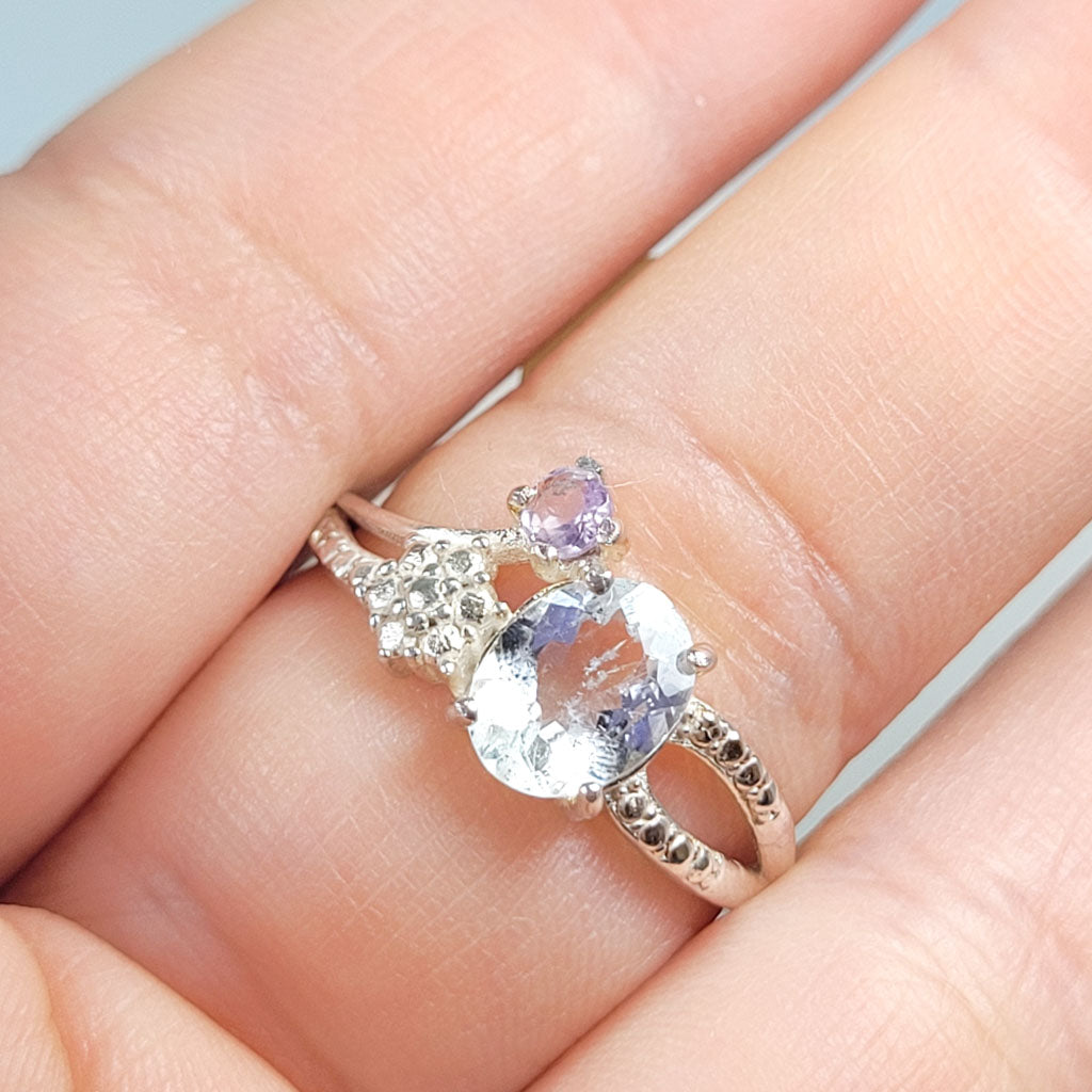 Anillo Topacio Sky Blue y  Amatista ley 925
