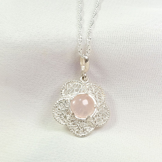 Collar Flor Cuarzo Rosa
