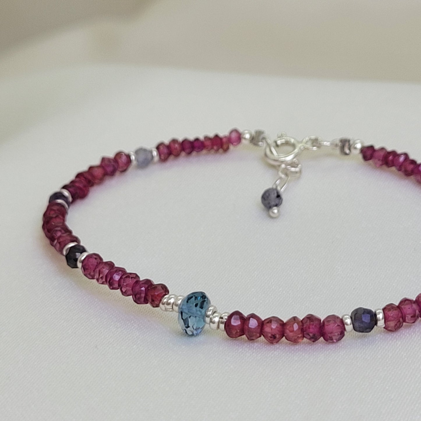 Pulsera Topacio London Blue y Granate